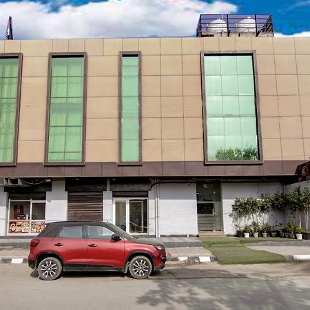 Hotel Silky Palace Near Igi Airportt Nueva Delhi Exterior foto