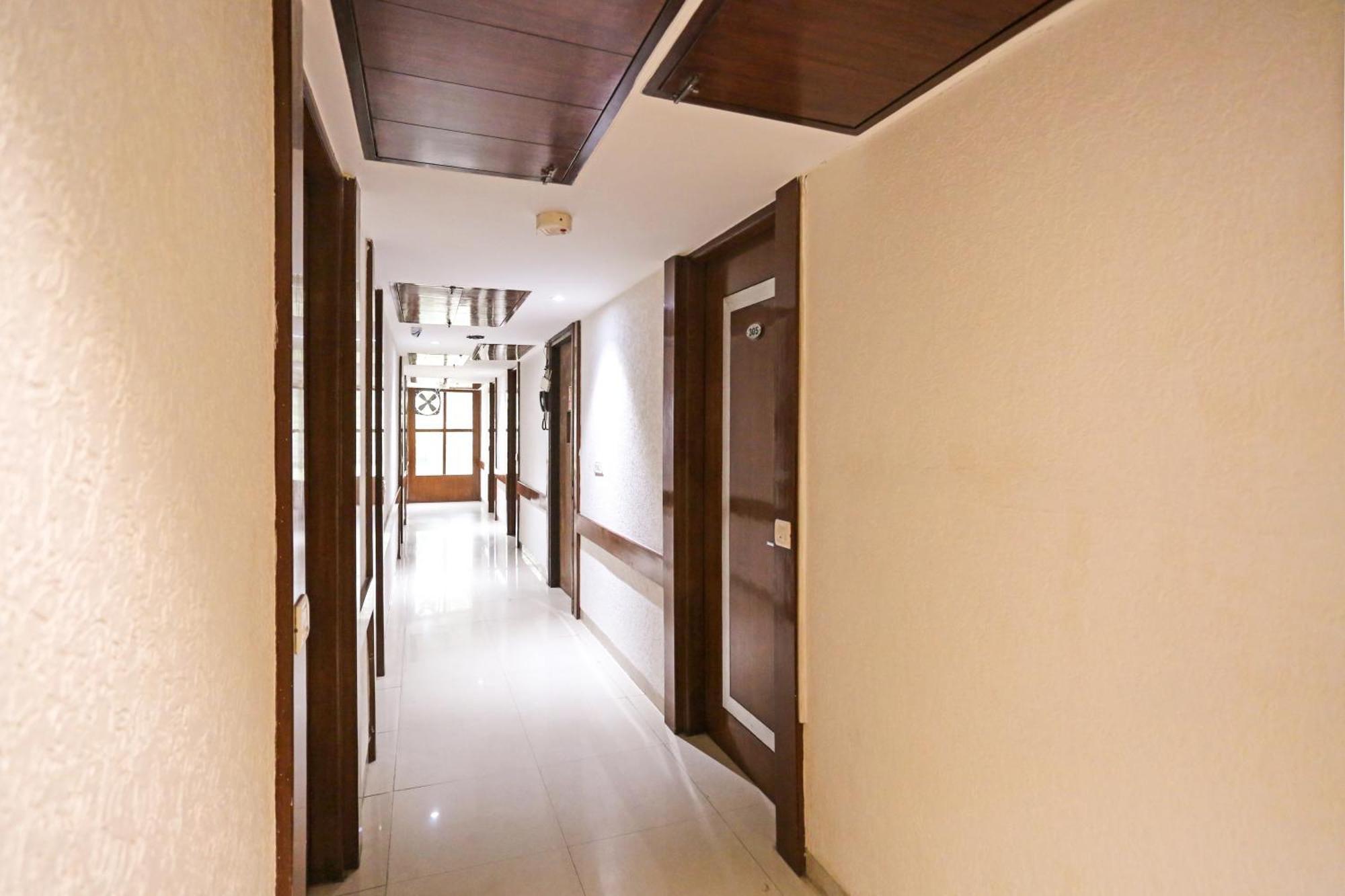 Hotel Silky Palace Near Igi Airportt Nueva Delhi Exterior foto