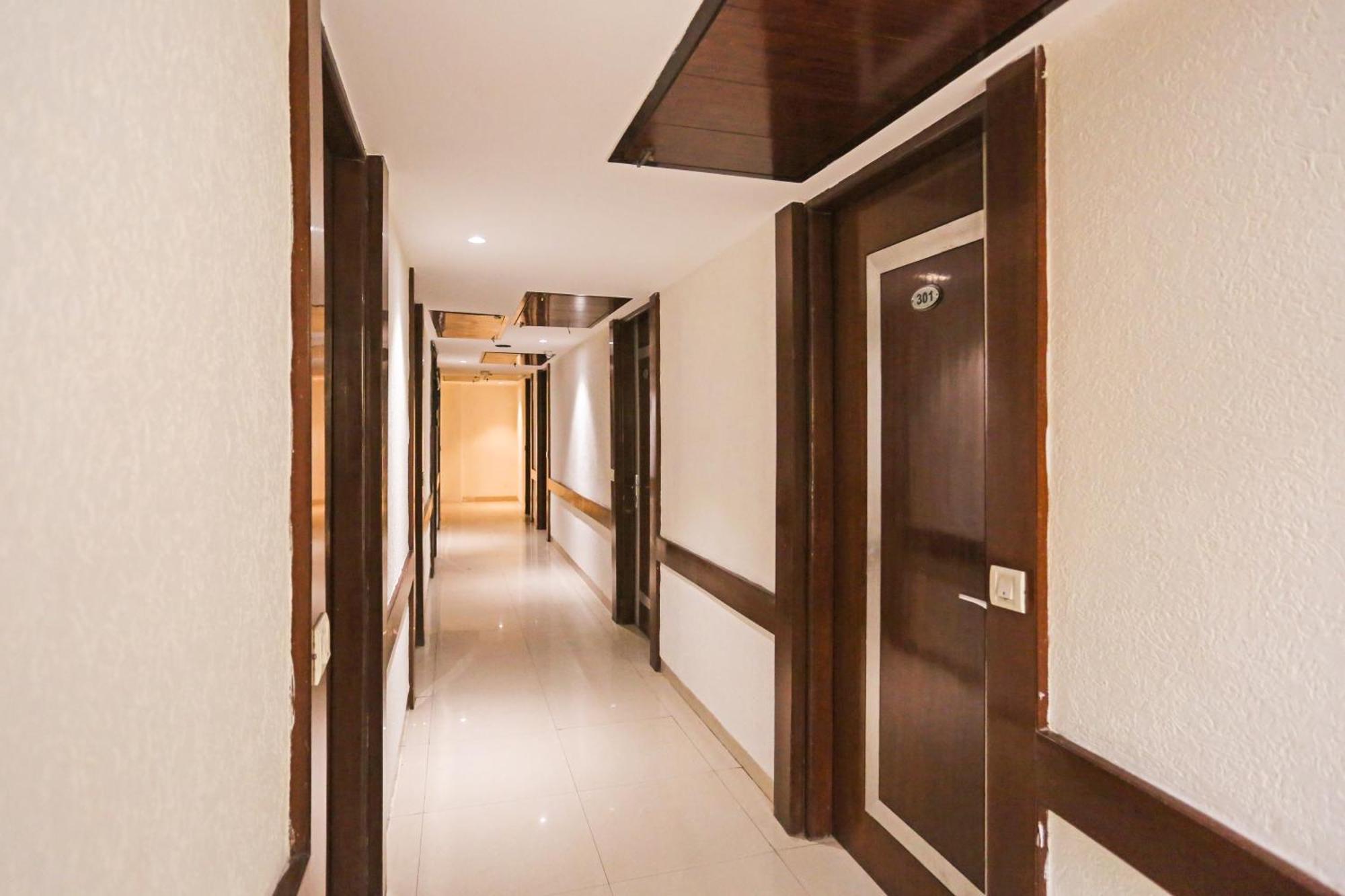 Hotel Silky Palace Near Igi Airportt Nueva Delhi Exterior foto