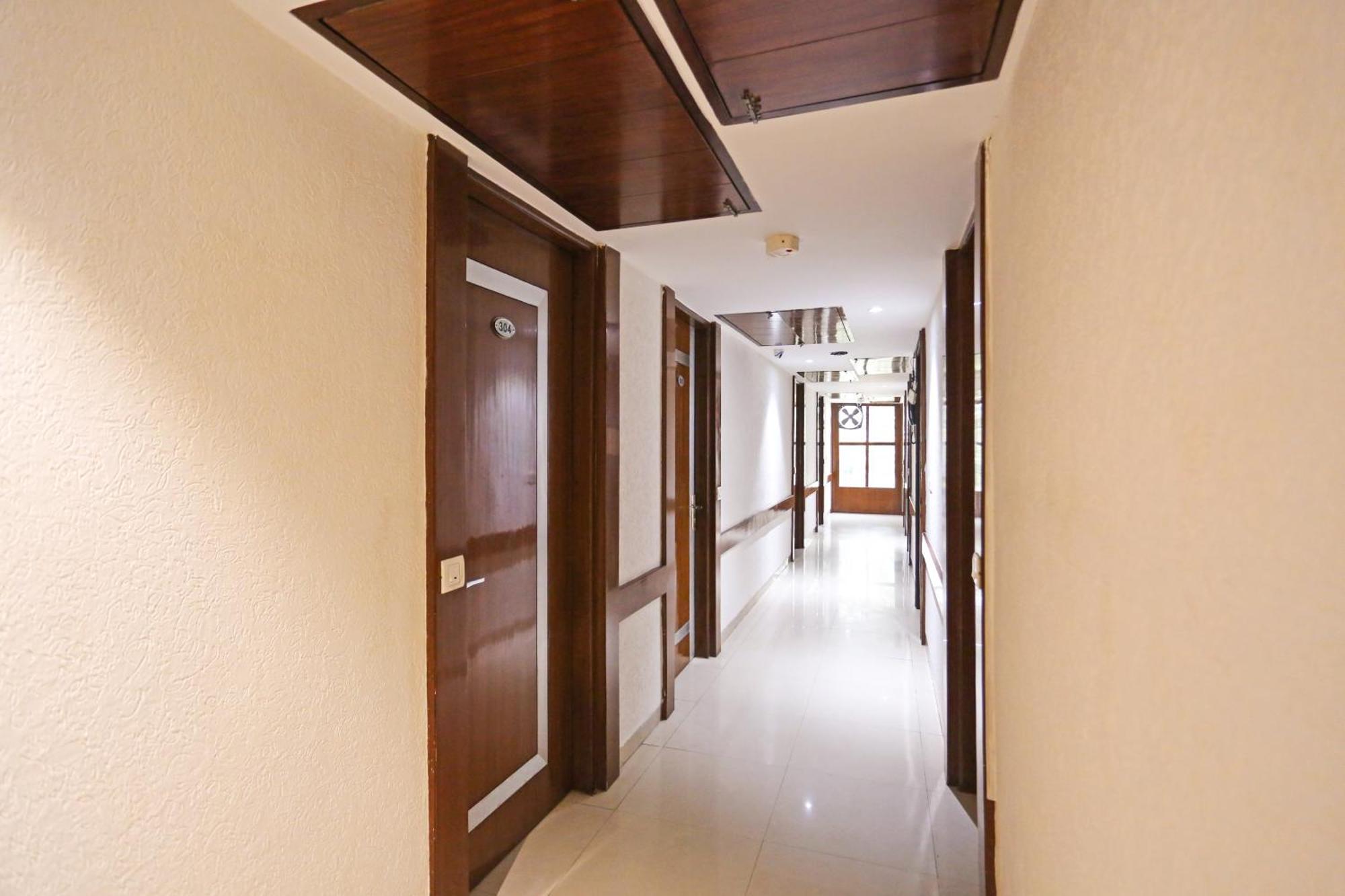 Hotel Silky Palace Near Igi Airportt Nueva Delhi Exterior foto
