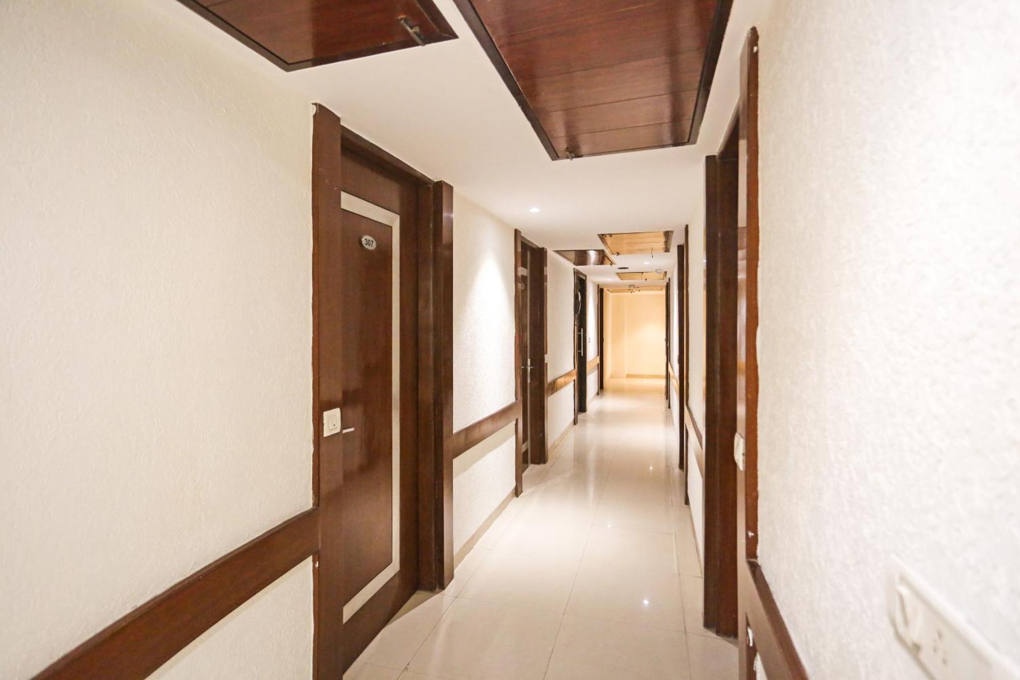 Hotel Silky Palace Near Igi Airportt Nueva Delhi Exterior foto