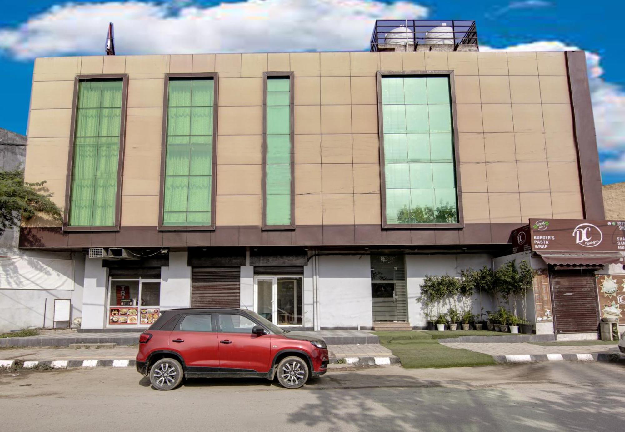 Hotel Silky Palace Near Igi Airportt Nueva Delhi Exterior foto